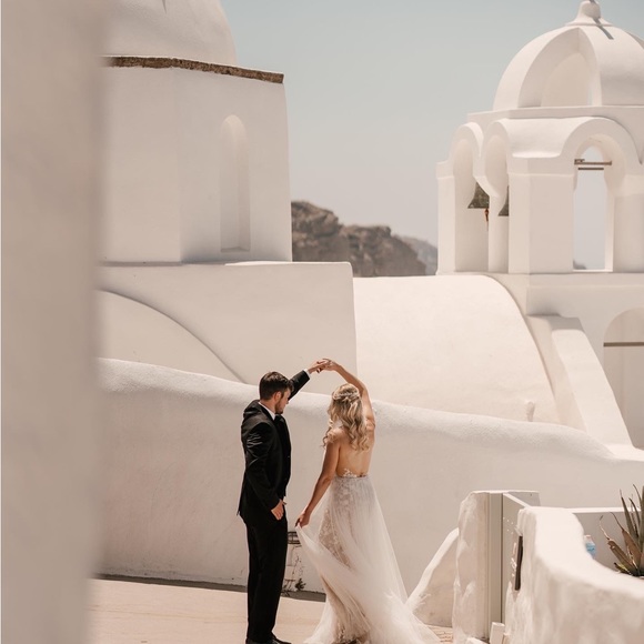 Berta Muse Inbar Wedding Dress - Picture 10 of 13